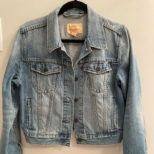 Levi’s jean jacket size L - Ex-Boyfriend Denim Trucker Jacket